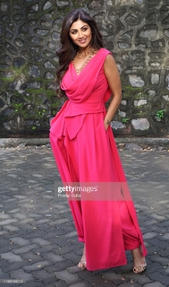 Shilpa Shetty Kundra feet photo thumbnail