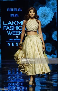 Shilpa Shetty Kundra feet photo thumbnail