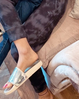 Shilpa Shetty Kundra feet photo thumbnail