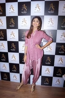 Shilpa Shetty Kundra feet photo thumbnail