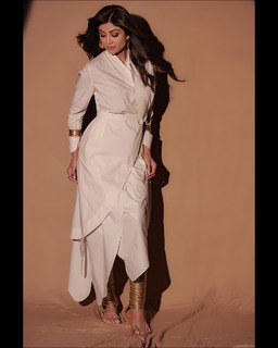 Shilpa Shetty Kundra feet photo thumbnail