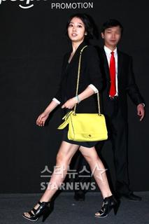 Shin-Hye Park feet photo thumbnail