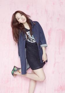 Shin-Hye Park feet photo thumbnail