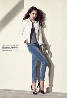 Shin-Hye Park feet photo thumbnail