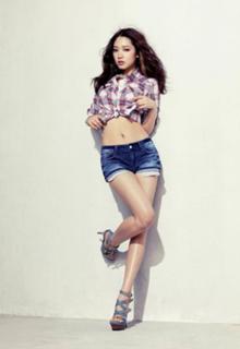 Shin-Hye Park feet photo thumbnail