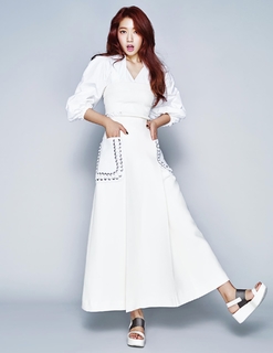 Shin-Hye Park feet photo thumbnail