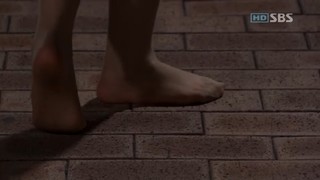 Shin-Hye Park feet photo thumbnail