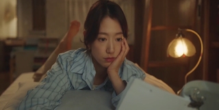 Shin-Hye Park feet photo thumbnail