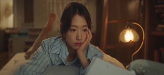 Shin-Hye Park feet photo thumbnail