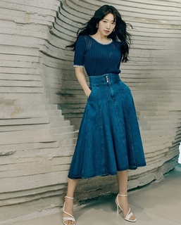 Shin-Hye Park feet photo thumbnail