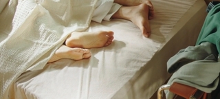 Shin-Hye Park feet photo thumbnail