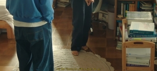 Shin-Hye Park feet photo thumbnail