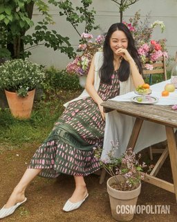 Shin Hye-sun feet photo 17
