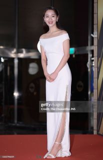 Shin Hye-sun feet photo 9