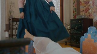 Shin Hye-sun feet photo 6