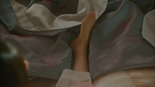 Shin Hye-sun feet photo 17