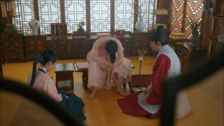 Shin Hye-sun feet photo 6