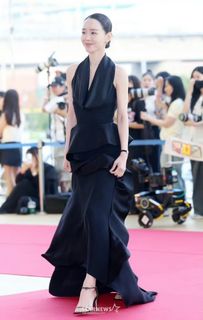 Shin Hye-sun feet photo 3