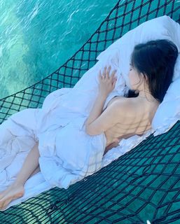 Shin Jae-eun feet photo thumbnail