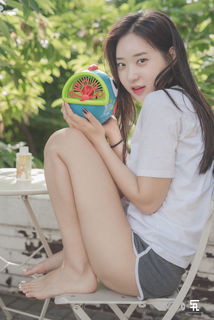 Shin Jae-eun feet photo thumbnail