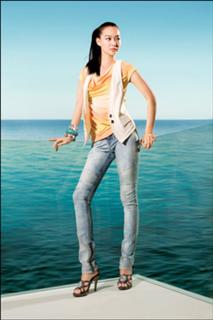 Shin Min-a feet photo 11