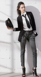 Shin Min-a feet photo 15