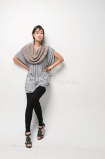Shin Min-a feet photo 2