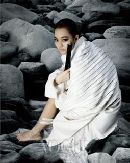 Shin Min-a feet photo 17