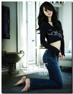 Shin Min-a feet photo 12