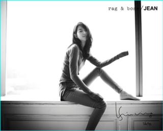 Shin Min-a feet photo 5