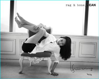 Shin Min-a feet photo 3