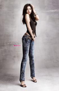 Shin Se-Kyung feet photo 3