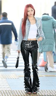 Shin Yu-na feet photo thumbnail