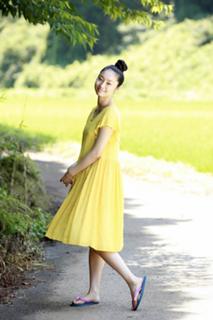 Shioli Kutsuna feet photo thumbnail