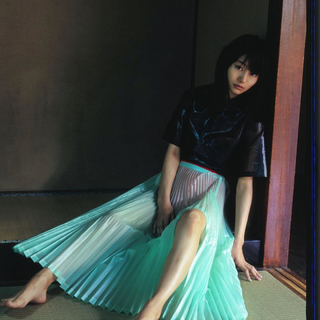 Shioli Kutsuna feet photo thumbnail