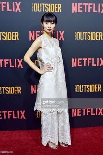 Shioli Kutsuna feet photo thumbnail