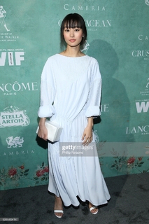 Shioli Kutsuna feet photo thumbnail