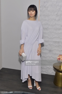 Shioli Kutsuna feet photo thumbnail