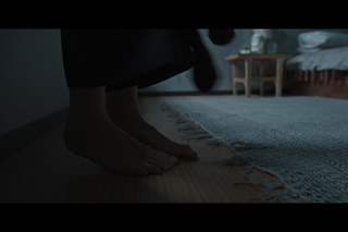 Shioli Kutsuna feet photo thumbnail