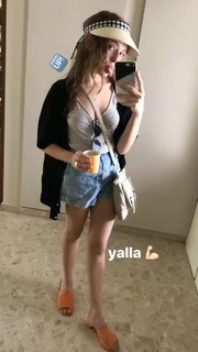 Shira Haas feet photo thumbnail