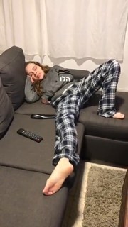 Shira Haas feet photo thumbnail