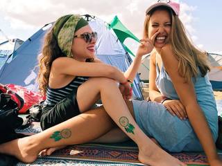 Shira Haas feet photo thumbnail