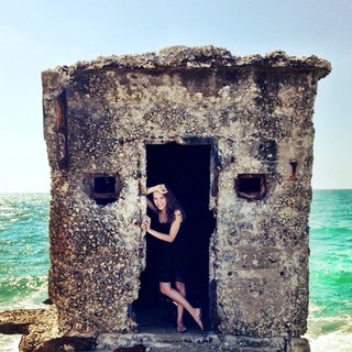 Shira Haas feet photo thumbnail