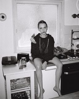 Shira Haas feet photo thumbnail
