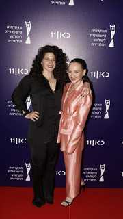 Shira Haas feet photo thumbnail
