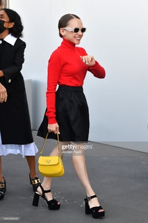 Shira Haas feet photo thumbnail