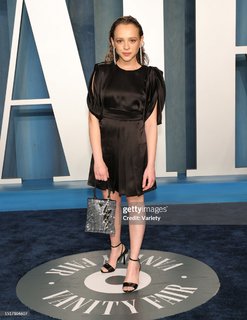 Shira Haas feet photo thumbnail