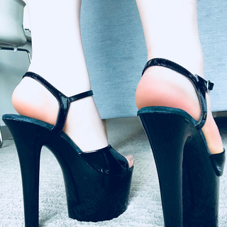 Shiri Allwood feet photo 20
