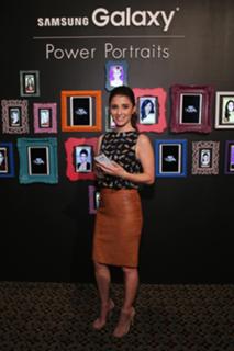 Shiri Appleby feet photo thumbnail