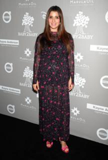 Shiri Appleby feet photo thumbnail